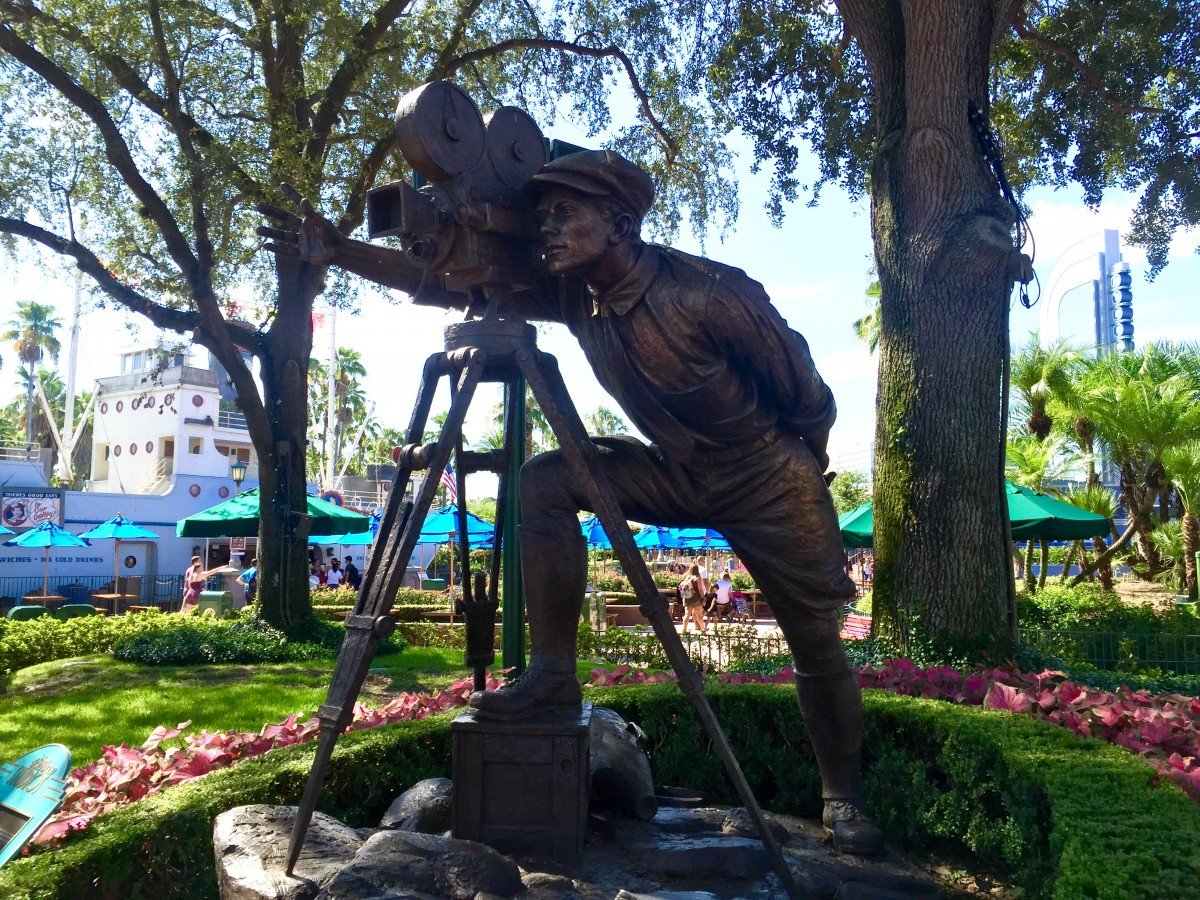 Bronze statue Hollywood Studios Walt Disney World