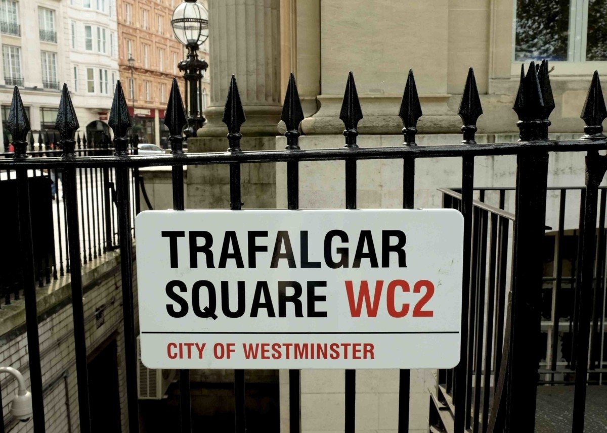 Britains Smallest Police Station Trafalgar Square