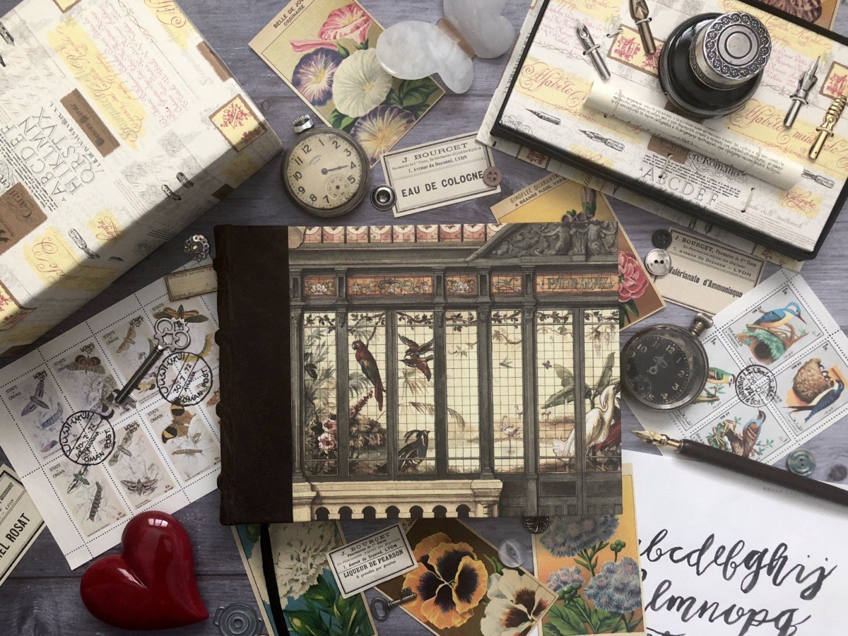 Art Journalling for mindfulness with Bomo Art and Pen Heaven flatlay vintage