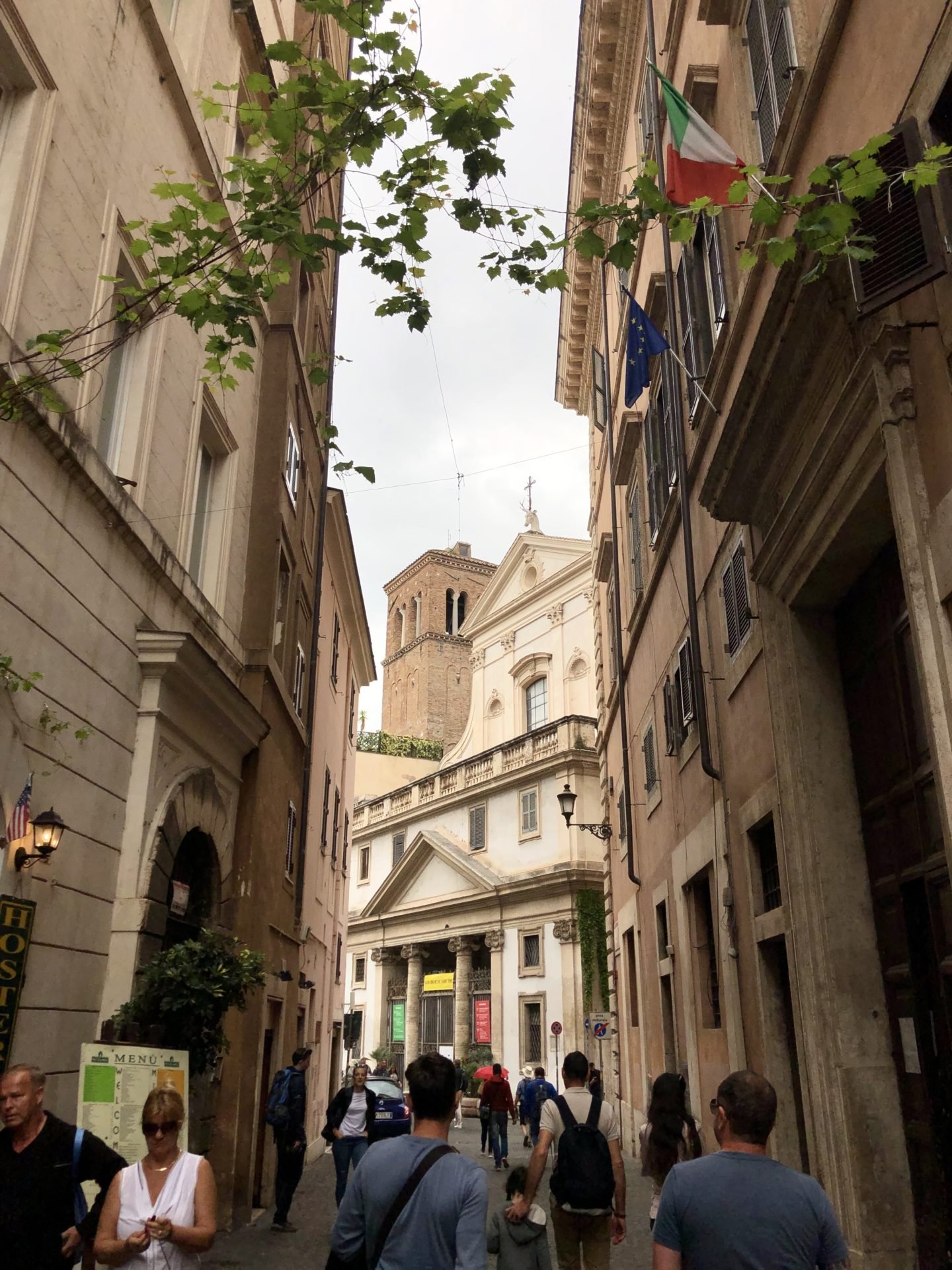 Rome is full of amazing places of interest that we all have heard of. But what about taking yourself off of the beaten track and exploring hidden parts on Rome Food Tour in the jewish Ghetto? 