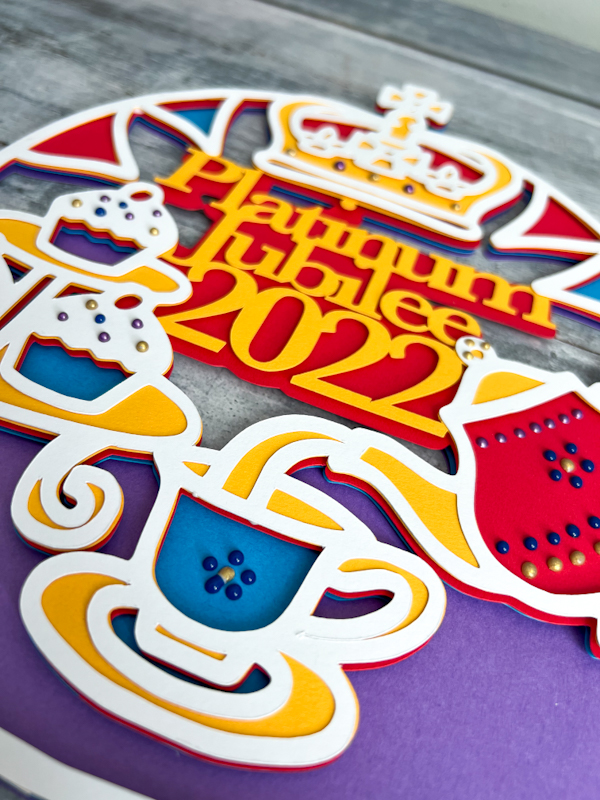 close up of Queens Platinum Jubilee cut file for paper craft Cards, vinyl and Scrapbooking