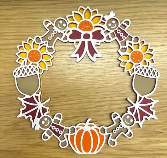 Free cricut Autumn gingerbread wreath SVG 3D