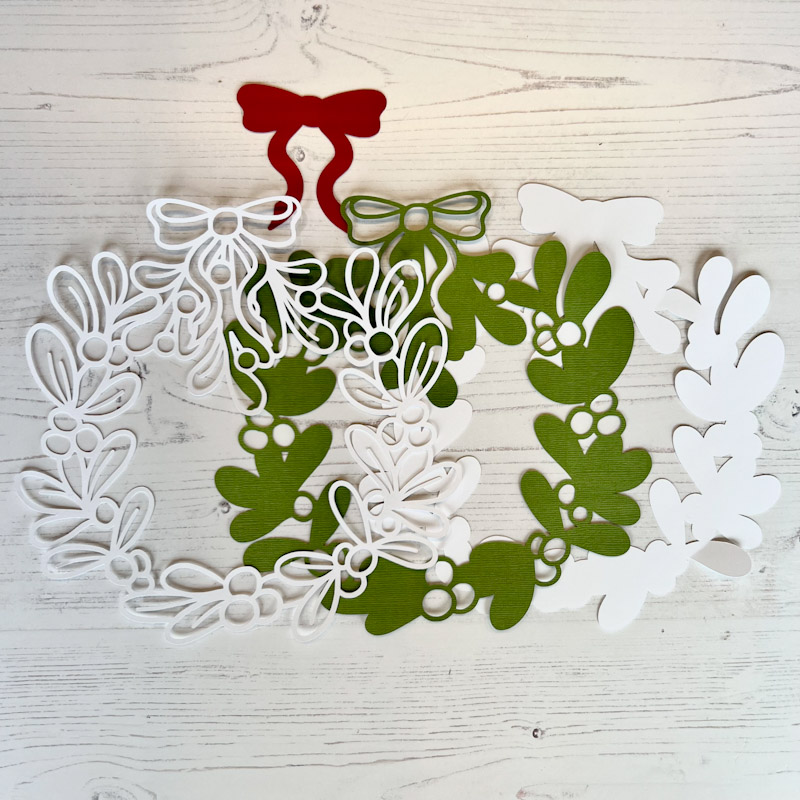 4 layers Layered Christmas Mistletoe Wreath SVG for card and Cricut